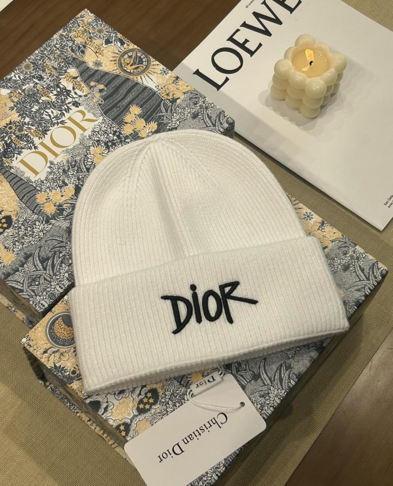 CHRISTIAN DIOR